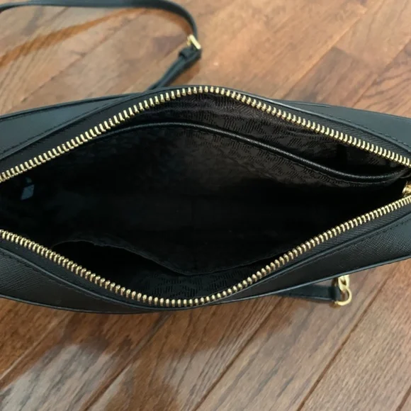 Michael Kors Jet Set Large Saffiano Leather Crossbody Bag - Picture 2 of 3